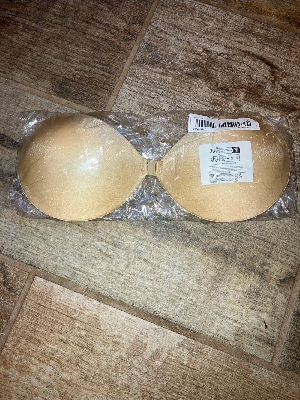UN BRA Strapless/ Backless Adhesive Silicone Push-Up Bra LIGHT BEIGE/ NUDE C cup